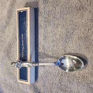 Reed and Barton christmas spoon 1981 with original box and paper